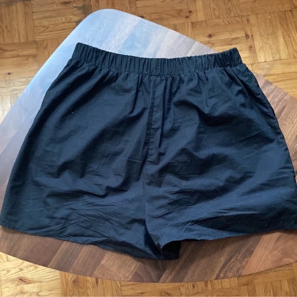 The Frankie Shop
Lui organic cotton poplin boxer shorts size M - Picture 8 of 9